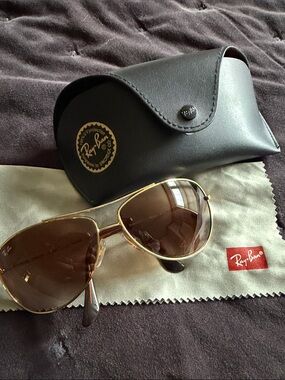 Ray-Ban Women’s Gold Frame Brown Lens Aviator Sunglasses with Case